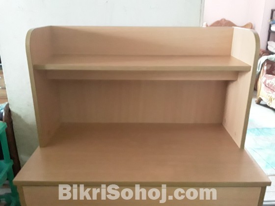 Otobi Reading Table